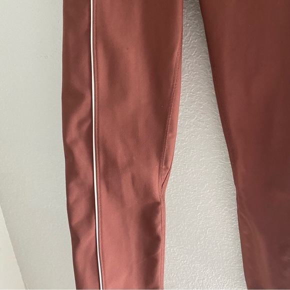 A&F YPB Curve Love Leggings Sculpt Size Small Short - Picture 7 of 7